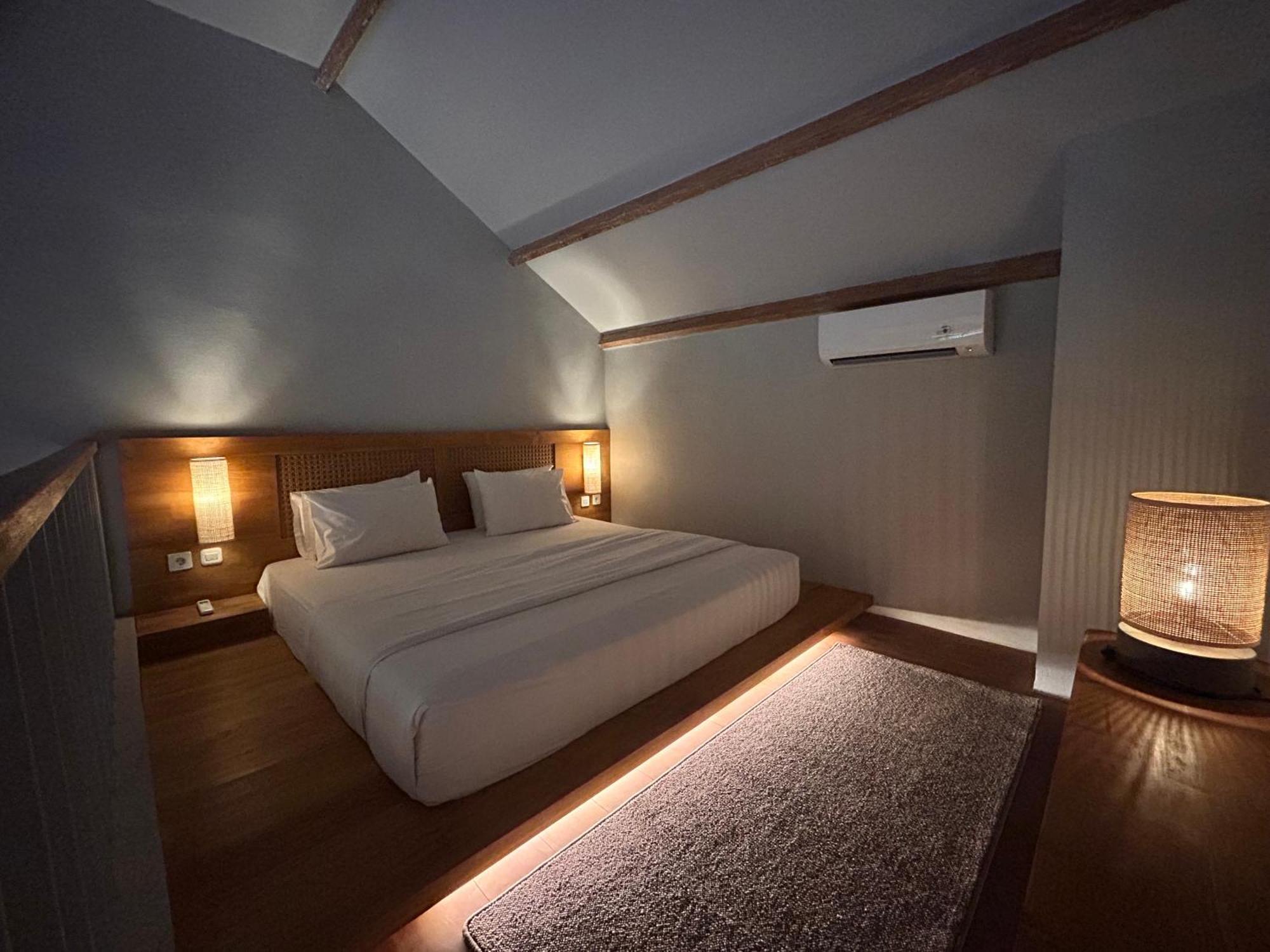 Umadewi Surf & Retreat Hotel Pulukan Bagian luar foto