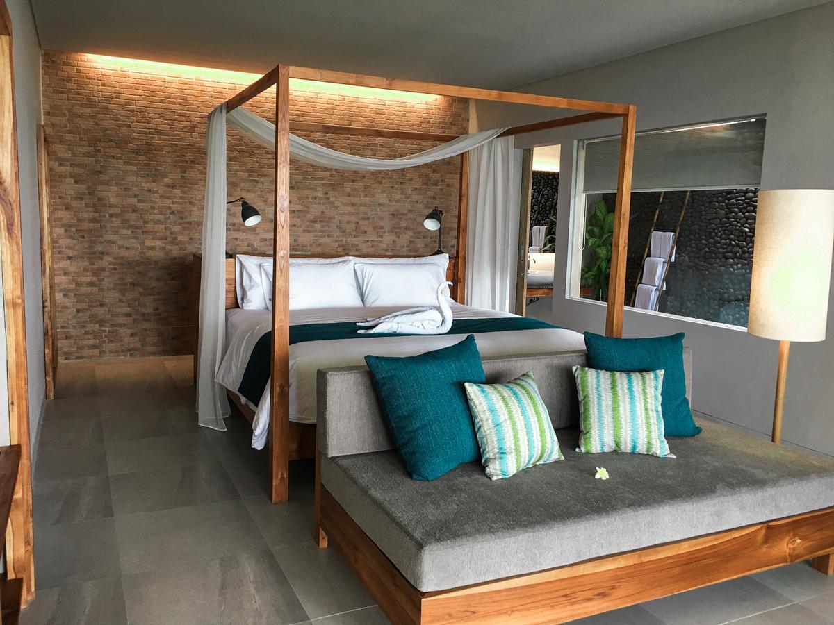 Umadewi Surf & Retreat Hotel Pulukan Bagian luar foto