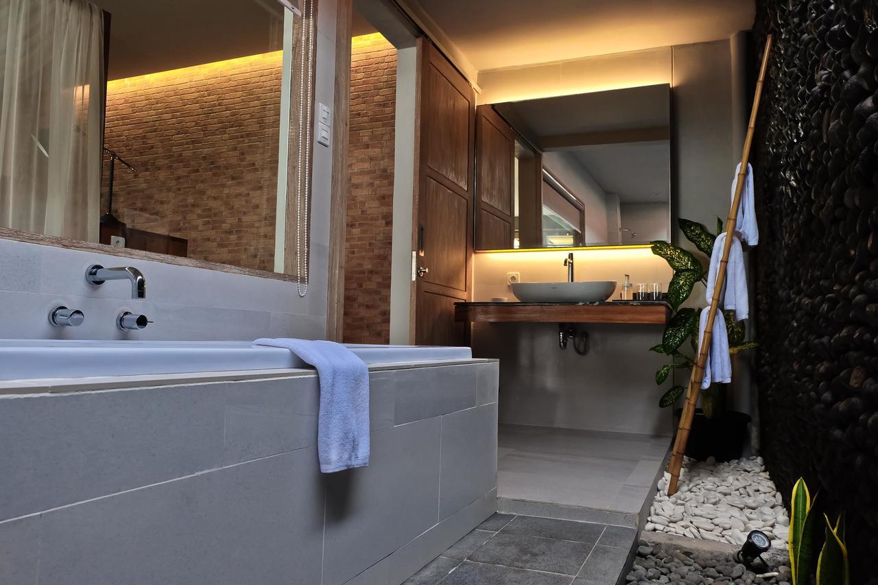 Umadewi Surf & Retreat Hotel Pulukan Bagian luar foto