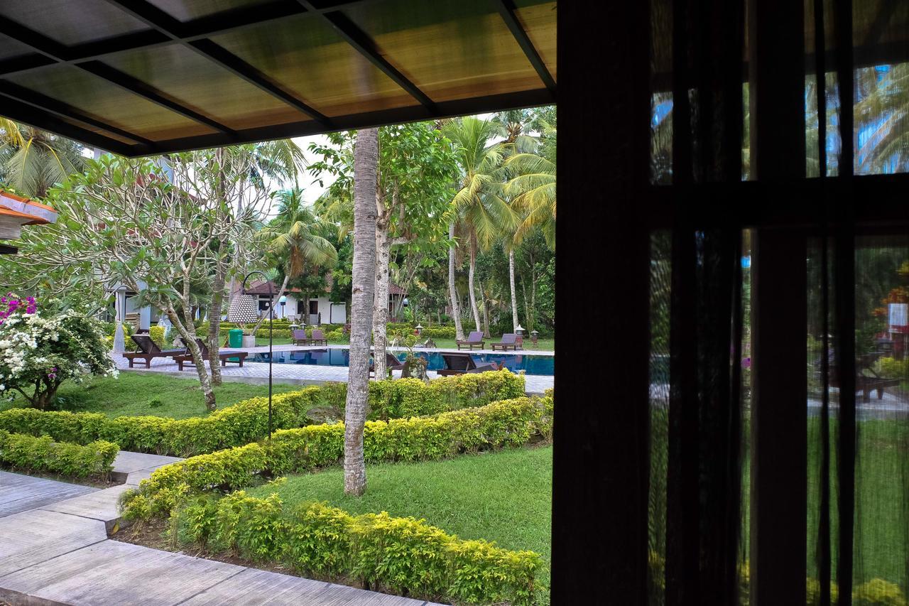 Umadewi Surf & Retreat Hotel Pulukan Bagian luar foto