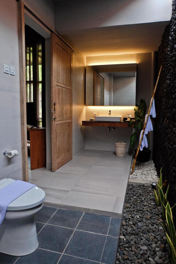 Umadewi Surf & Retreat Hotel Pulukan Bagian luar foto